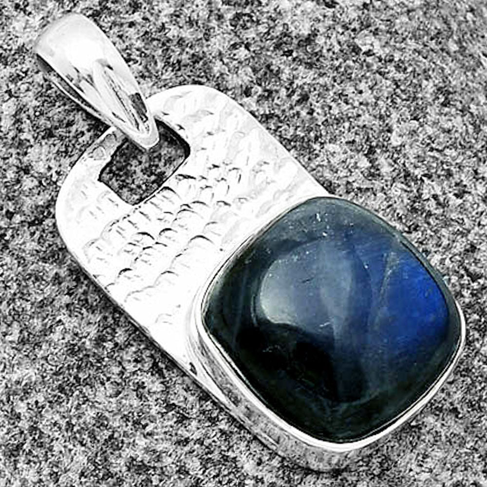 Blue Fire Labradorite - Madagascar Pendant P-1106 SDP136361