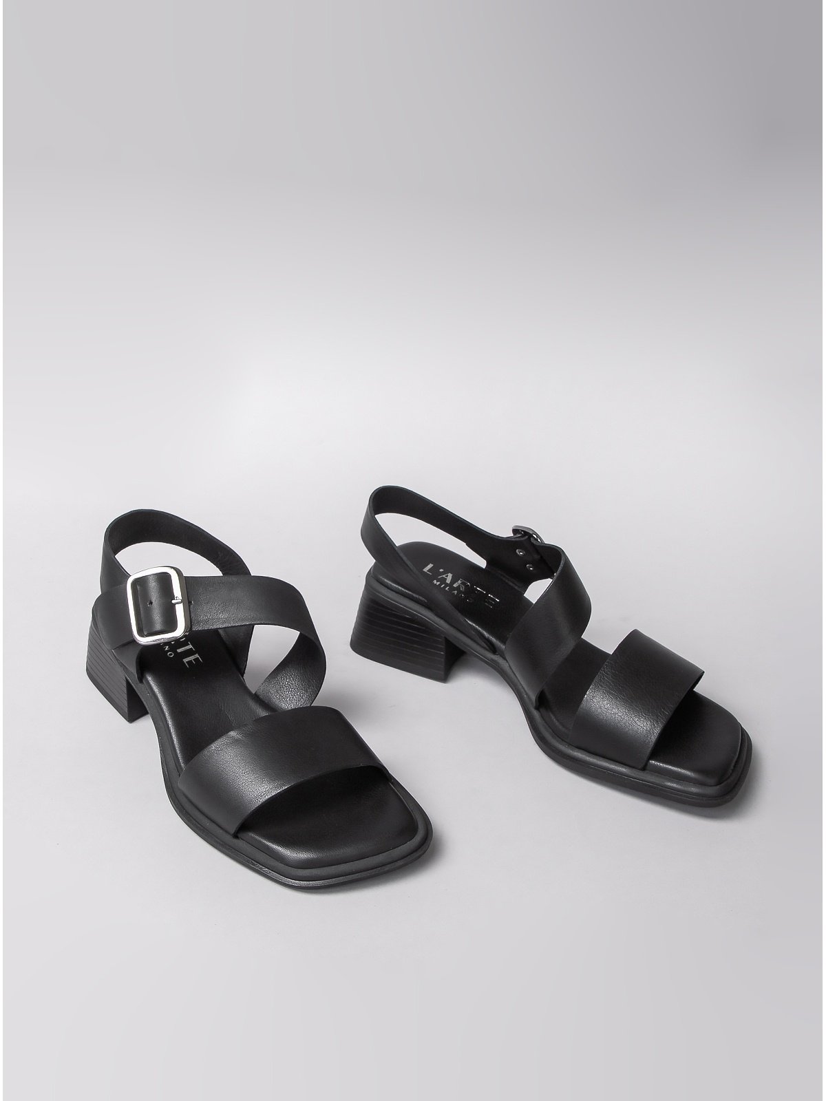 Women's leather sandals