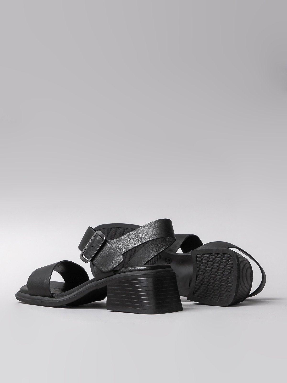 Women's leather sandals