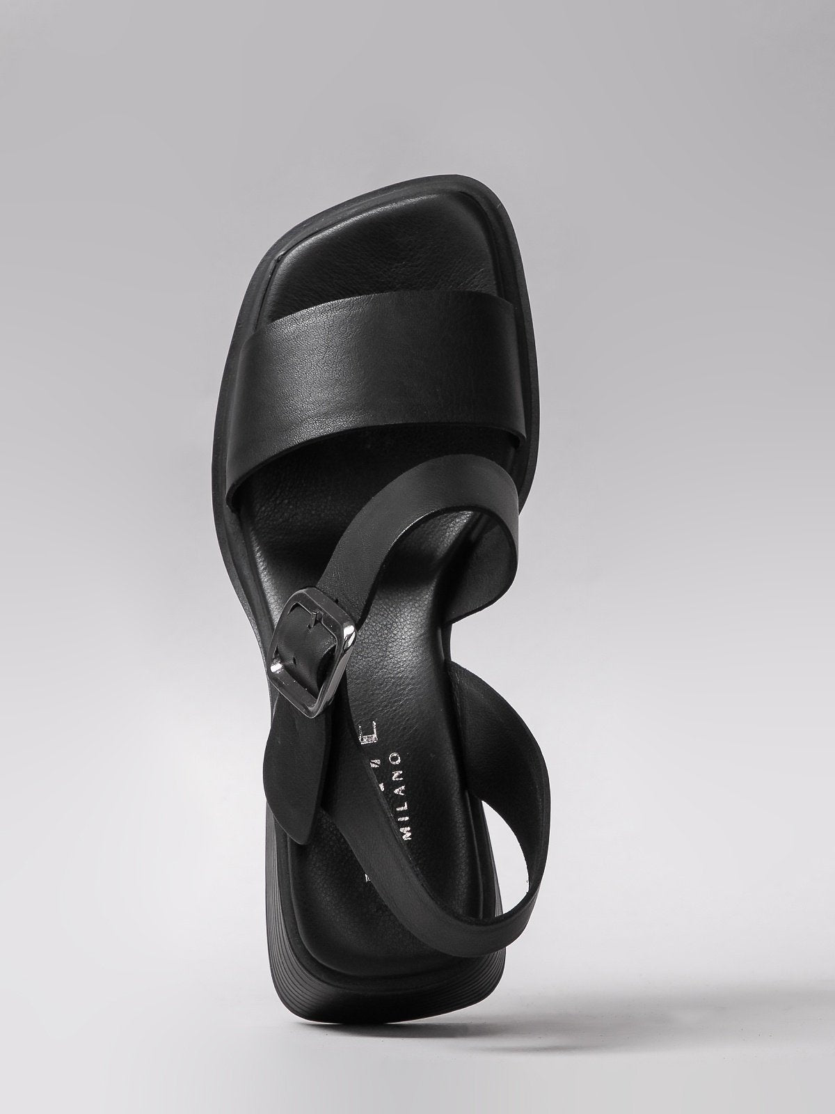 Women's leather sandals