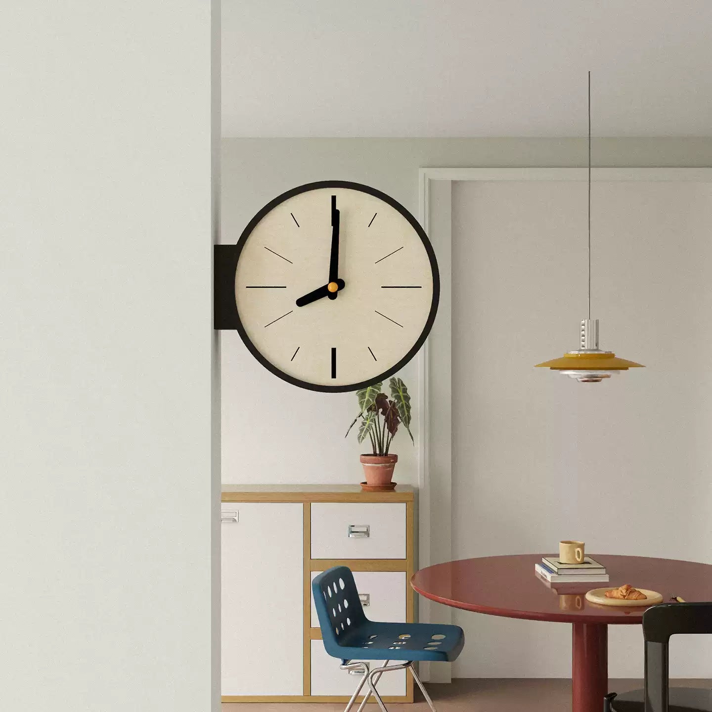 Classic Corner View Clock