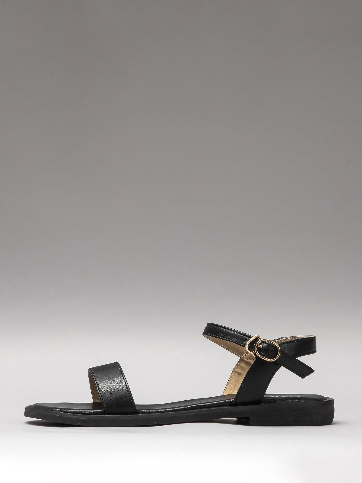 Women's leather sandals