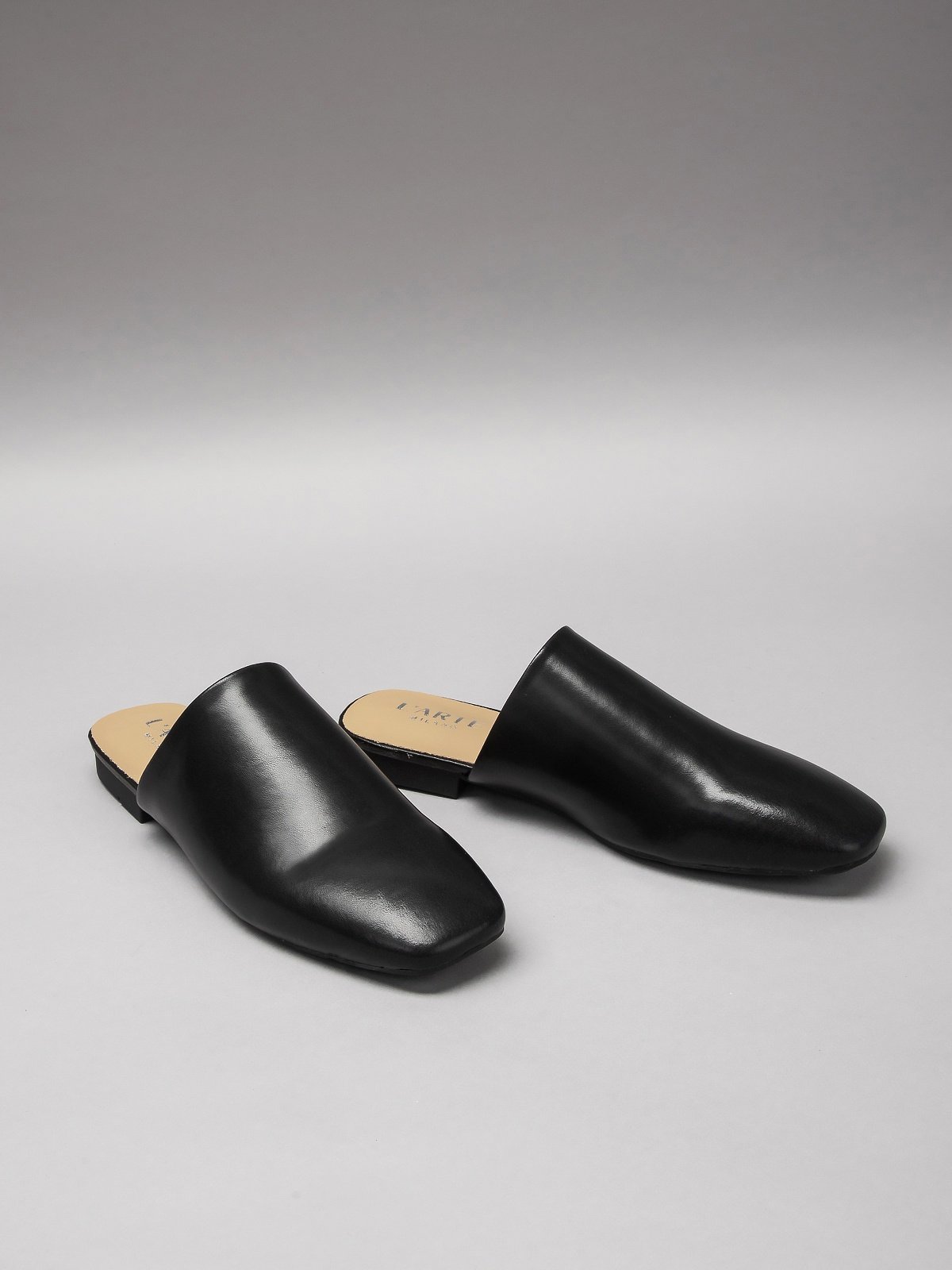 Women's leather sandals