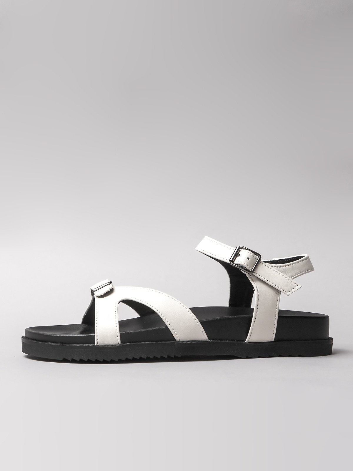 Women's leather sandals