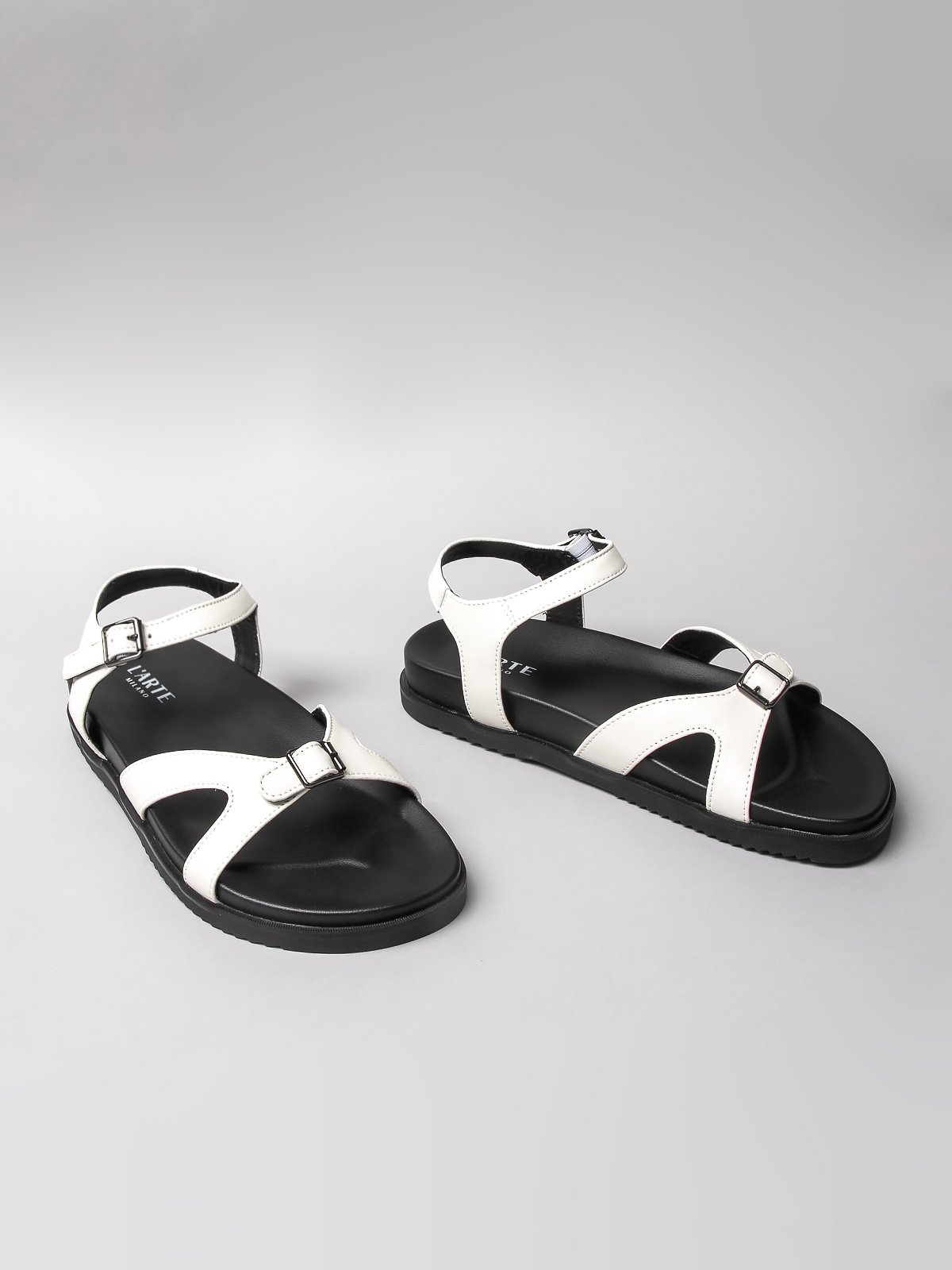Women's leather sandals