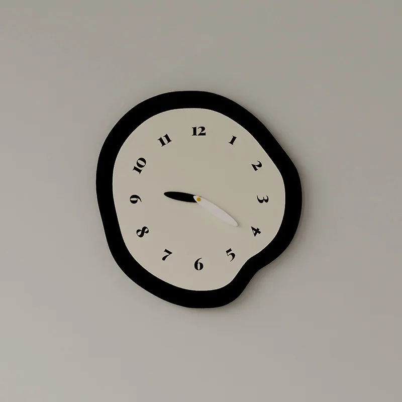 MOMO Scandinavian Wall Clock