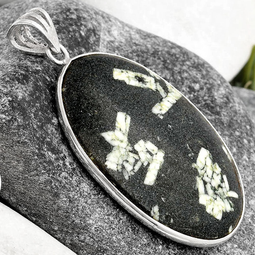 Natural Hornblende Pendant P-1001 SDP106675