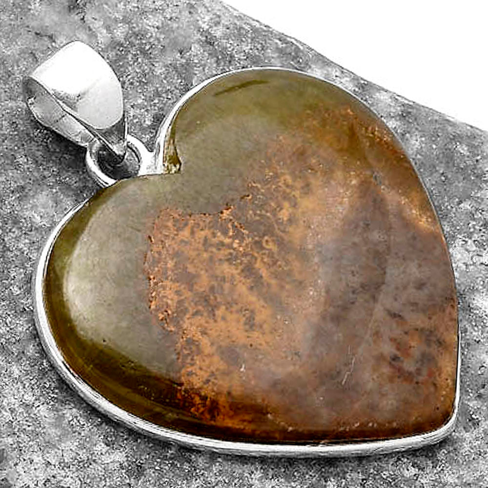 Natural Cloudy Prehnite Pendant P-1043 SDP120113