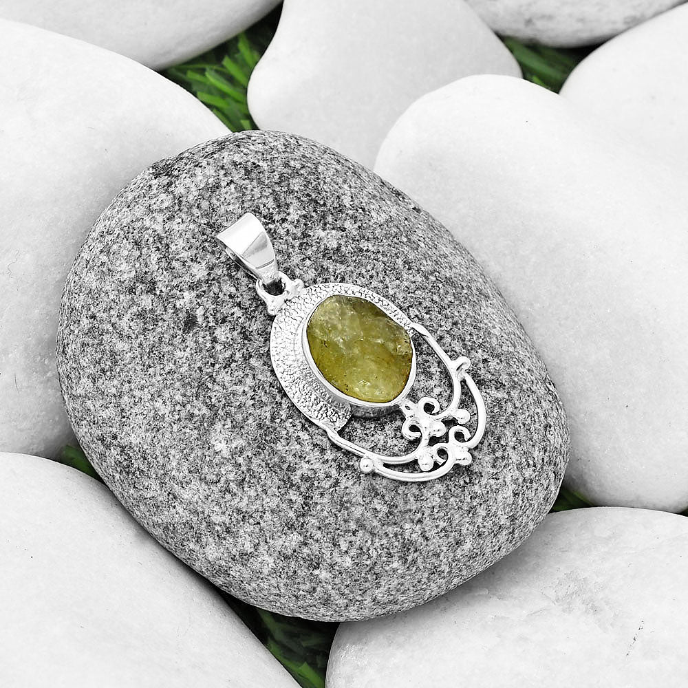Natural Peridot Rough Pendant P-1148 SDP136460