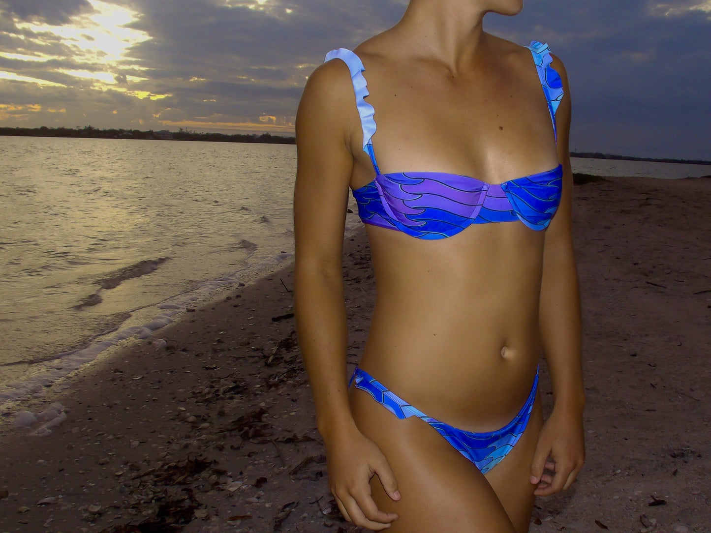 Wavy Ruffles Bottom