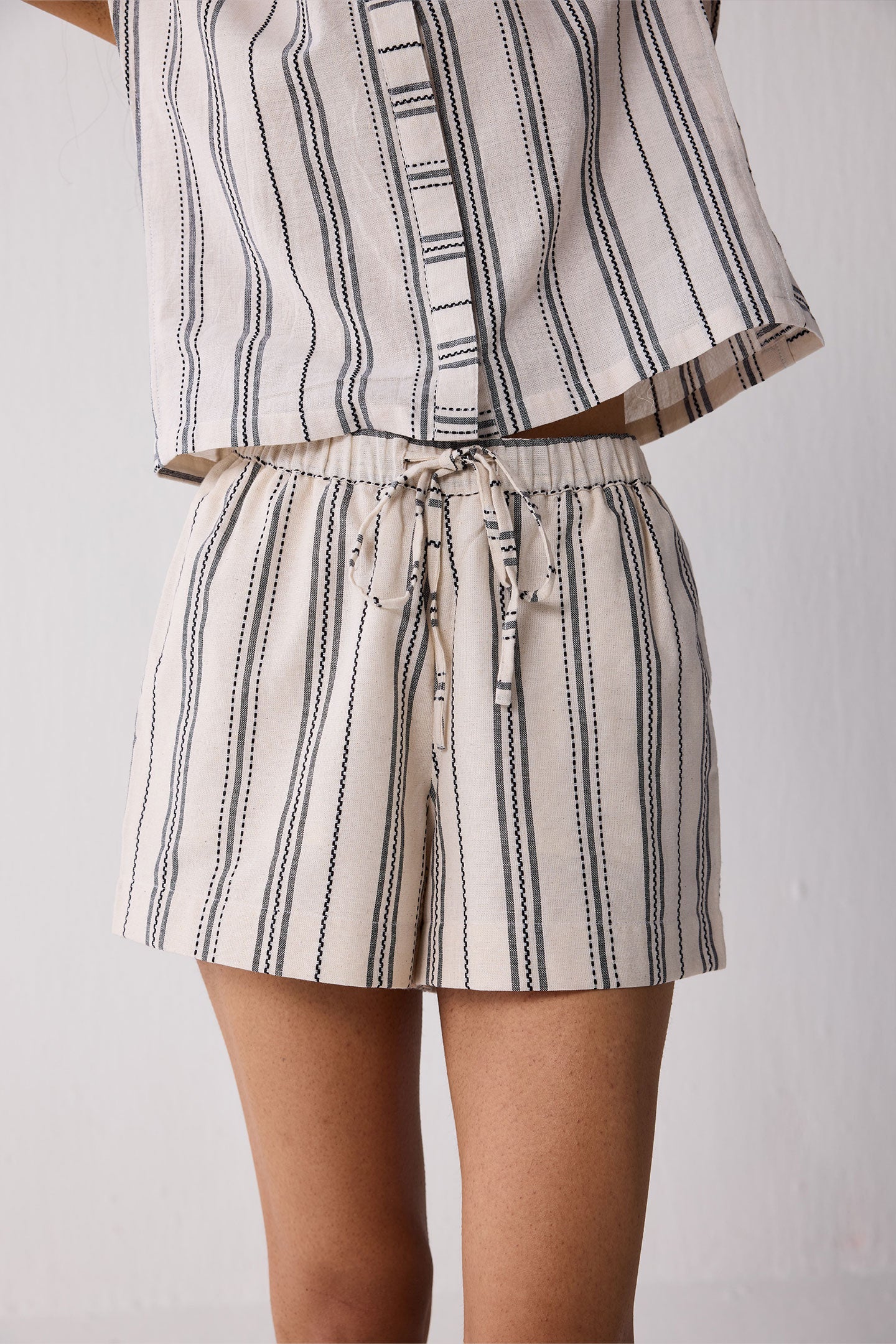 Regular Drawstring Shorts in Stripes